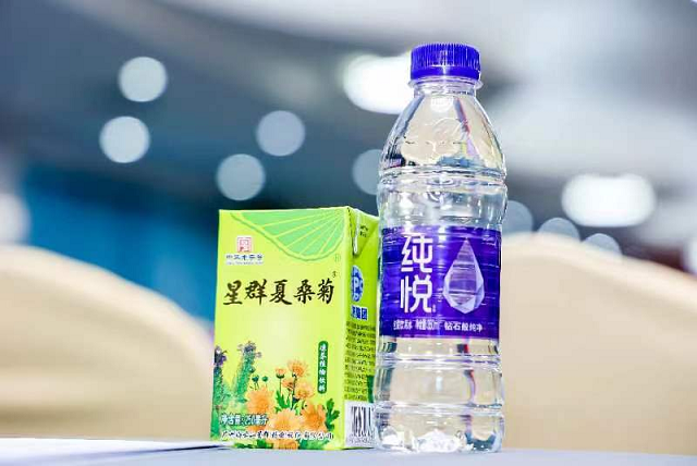 非遺星助力 | 星群夏桑菊飲料作為官方指定產(chǎn)品亮相廣東省非遺促進(jìn)會！
