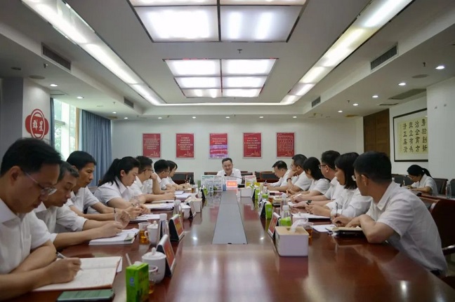 廣藥集團(tuán)黨委書記、董事長李小軍到白云山星群公司調(diào)研